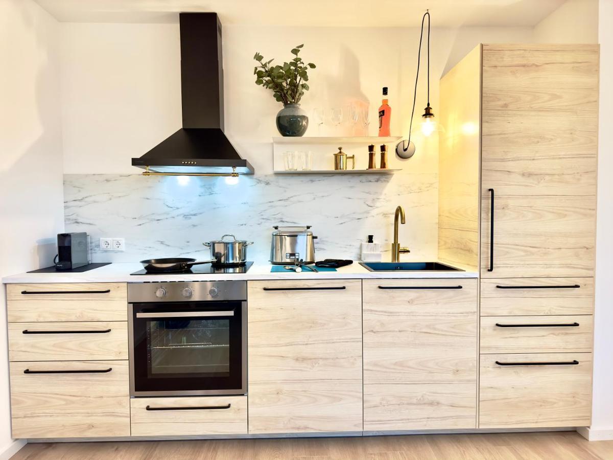 Flair Apartments Vorarlberg - Stilvolles Wohnen Nahe Bodensee & Alpen - Kueche, Balkon & Gratis Parkplatz Bregenz Bagian luar foto