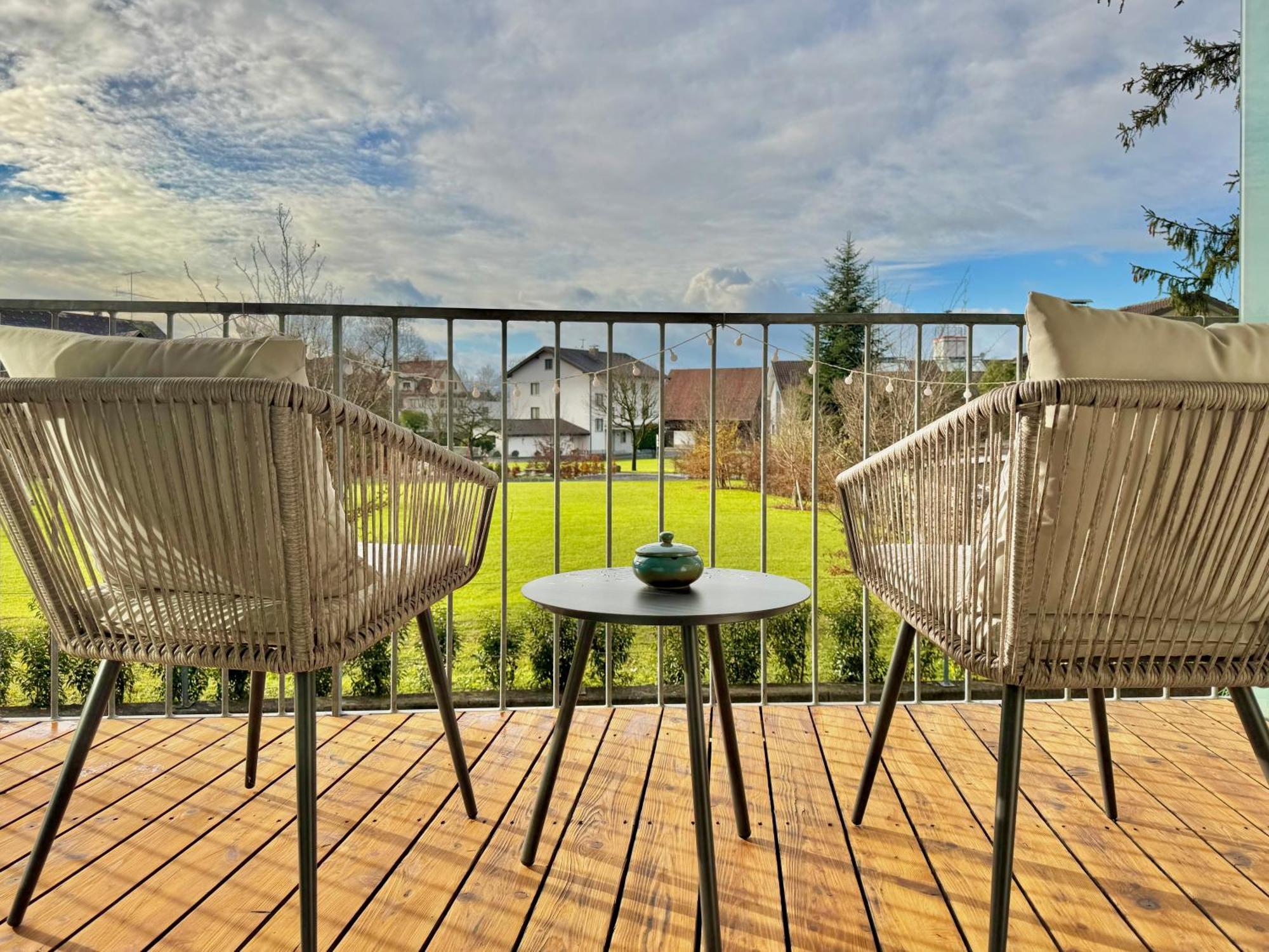 Flair Apartments Vorarlberg - Stilvolles Wohnen Nahe Bodensee & Alpen - Kueche, Balkon & Gratis Parkplatz Bregenz Bagian luar foto