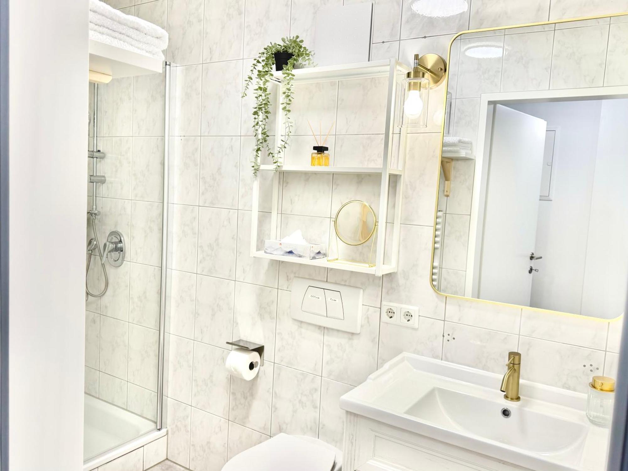 Flair Apartments Vorarlberg - Stilvolles Wohnen Nahe Bodensee & Alpen - Kueche, Balkon & Gratis Parkplatz Bregenz Bagian luar foto